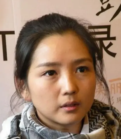 图何洁未经处理原照素颜样子曝光何洁赫子铭结婚两年甜蜜幸福