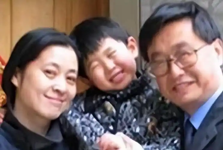 回顾王文澜如今71岁仍然独身一人过得怎么样