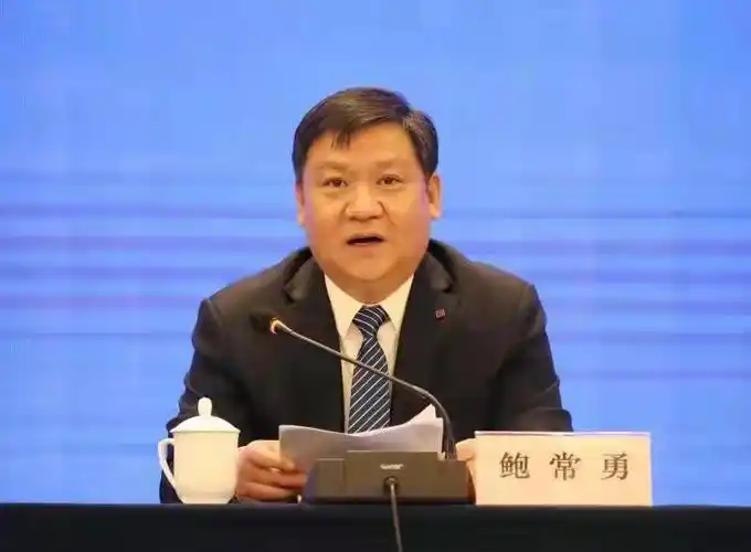 人民政府新闻办公室在驻马店市举办新闻发布会,驻马店市委书记鲍常勇