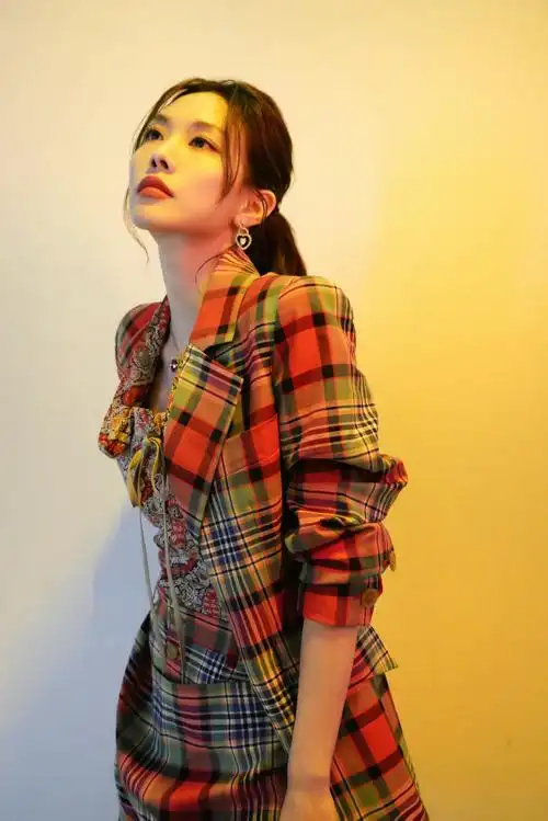 低马尾造型干练不失温柔