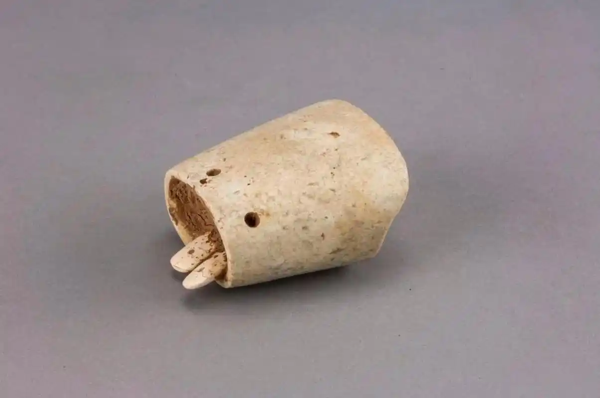 玉龟及玉签组合器 凌家滩文化(距今约5800—5300年) 2007年安徽含山