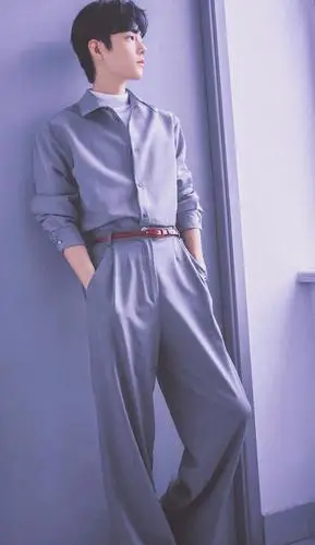 肖战连身套装合集!同色系搭配太可了!每一张都是壁纸!收藏走起