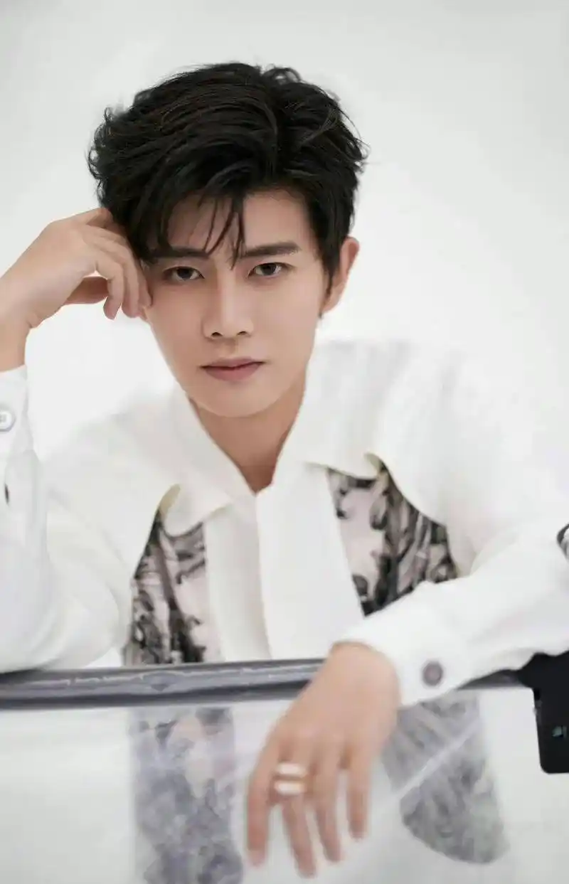 任嘉伦简历造假?张馨予生二胎?张嘉倪吴倩丧偶cp?王子文白玉兰女主角?