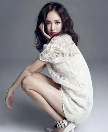 刘亦菲仙女蹲,韩雪女王蹲,都输给了孙俪