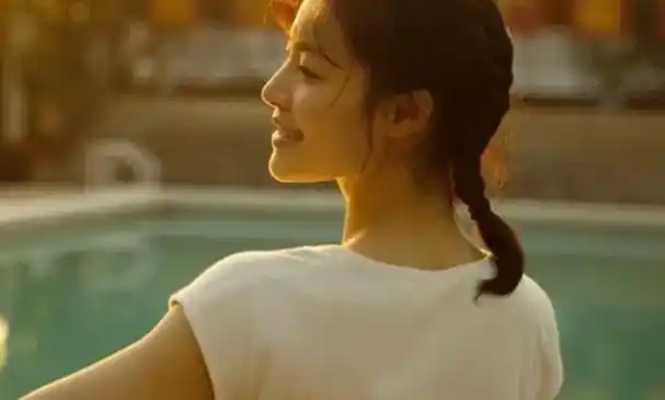 《芳华》6年后:钟楚曦和苗苗在一起,看合影才知冯小刚眼光多毒