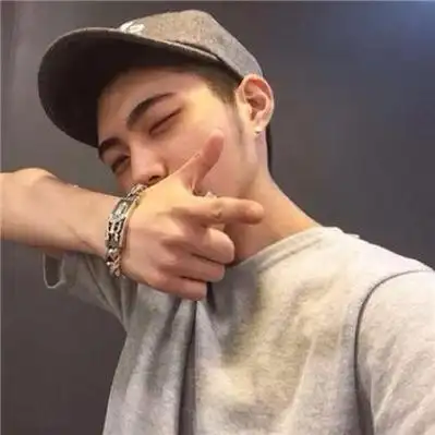 2020男生帅气超可爱头像图片虽然成熟但是有点卖萌了