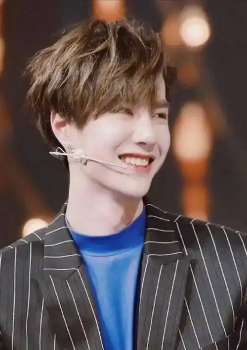 王一博开通微博七周年,你有什么想说的吗?_天才_称呼_祝福