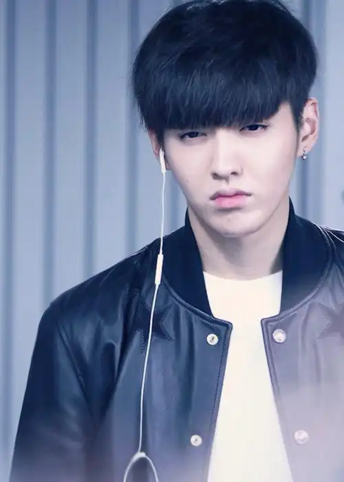 吴亦凡exo睡眼惺忪