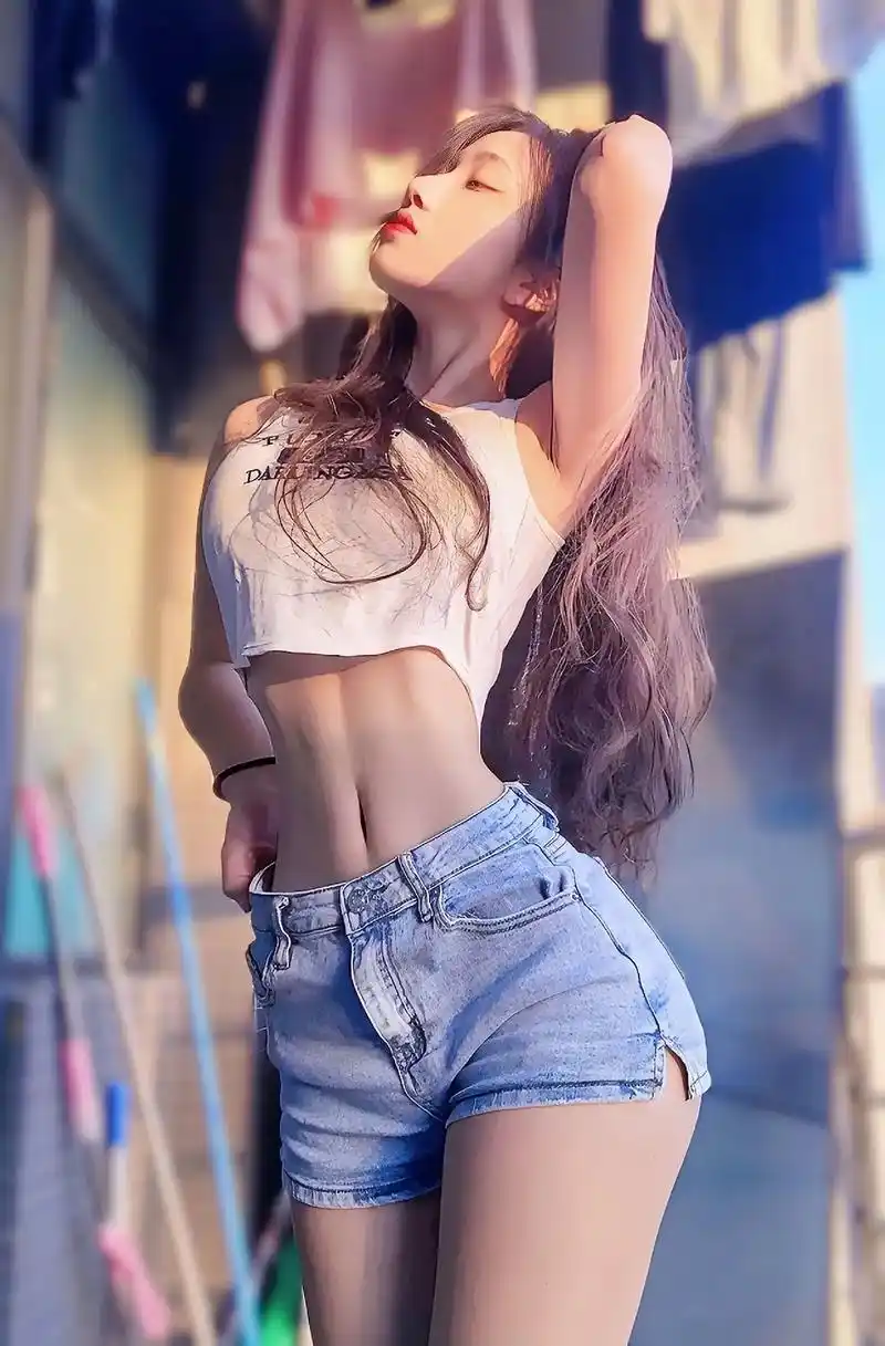 你会每天想我一次么? #谁还不是小腰精 #这谁顶得住啊 # - 抖音