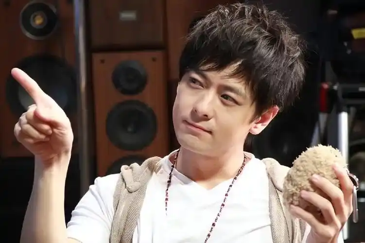 同样是男性躯壳演女性灵魂张新成马思超林志颖差距明显