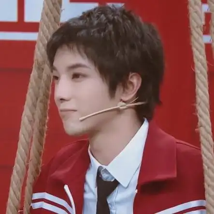 华晨宇头像祝各位都成为七万之子