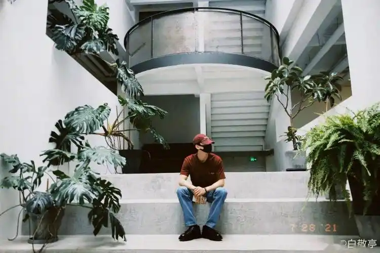 白敬亭拍照怎么能这么好看!_镜头_示范_背影