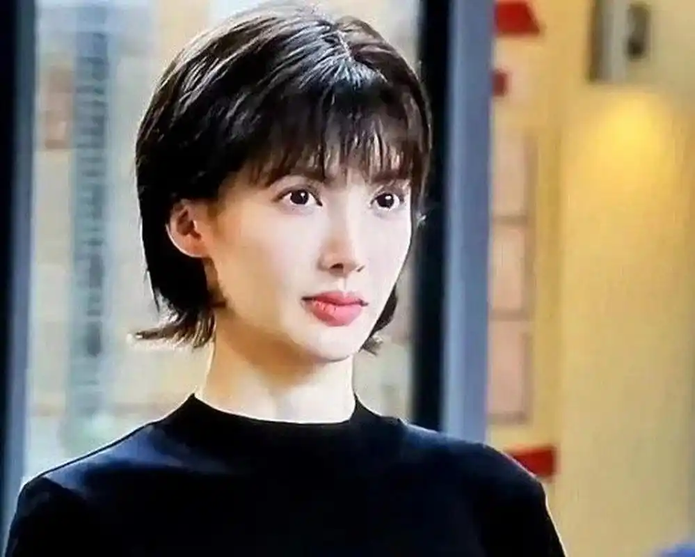 金晨也太瘦了吧!这发型适合她吗?