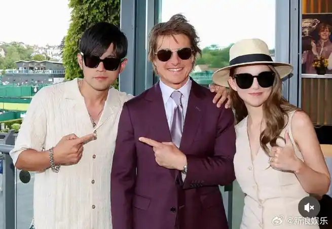 周杰伦昆凌与阿汤哥合照