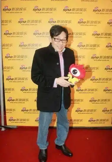 他身高只有150,却是周润发刘德华的前辈,祖籍是广西桂林的_泰迪罗宾