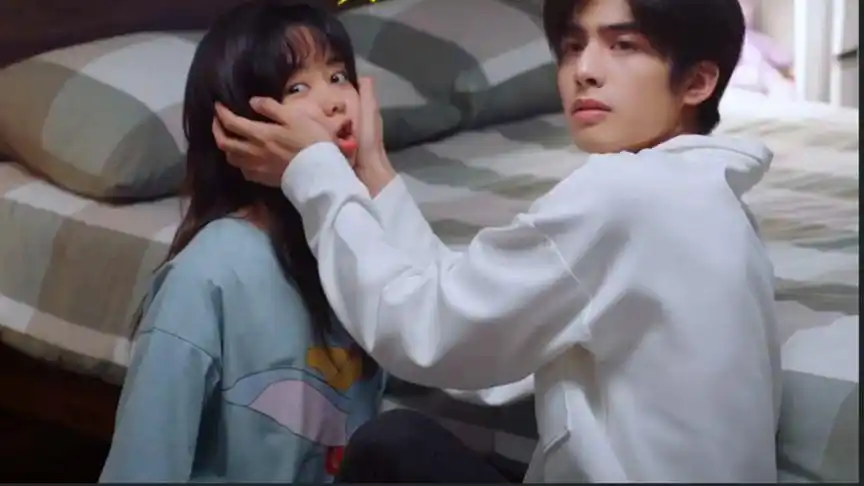 以家人之名:全剧最害羞一幕,宋威龙谭松韵红着脸演完,甜化了