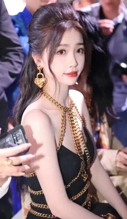 虞书欣米兰时装周