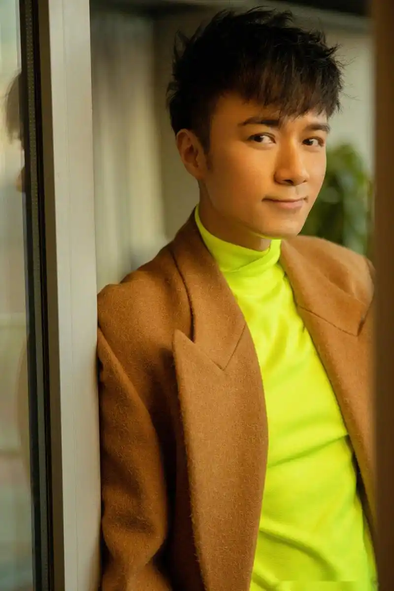 既会唱歌,又能演戏,当起设计师来也是不在话下