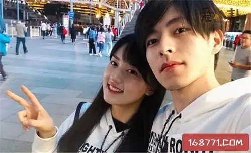 郭文韬与女友合照