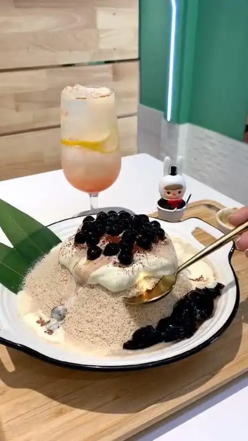 有人要拼甜品吗?你负责拍照发朋友圈,我负责吃到肚子里!