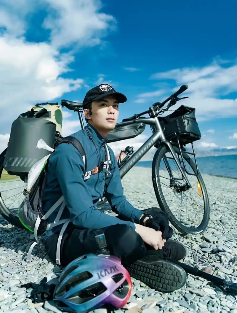 还有谁没看吴磊的骑有此理吗!骑行磊好帅!