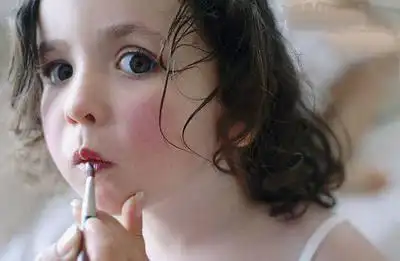 女童性早熟,都是这4个坏习惯造成的,如果你家孩子有,赶紧戒掉