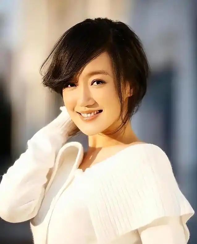 分手15年,再看薛佳凝对胡歌的态度,才明白为啥张译会把她夸上天