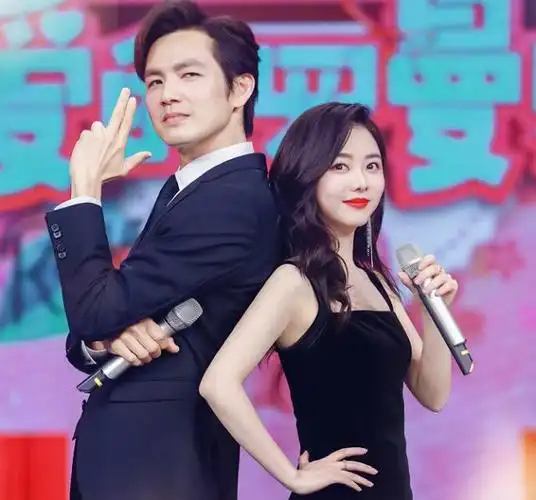 钟汉良和谭松韵第一次跳舞,二人默契十足,绅士手太棒了