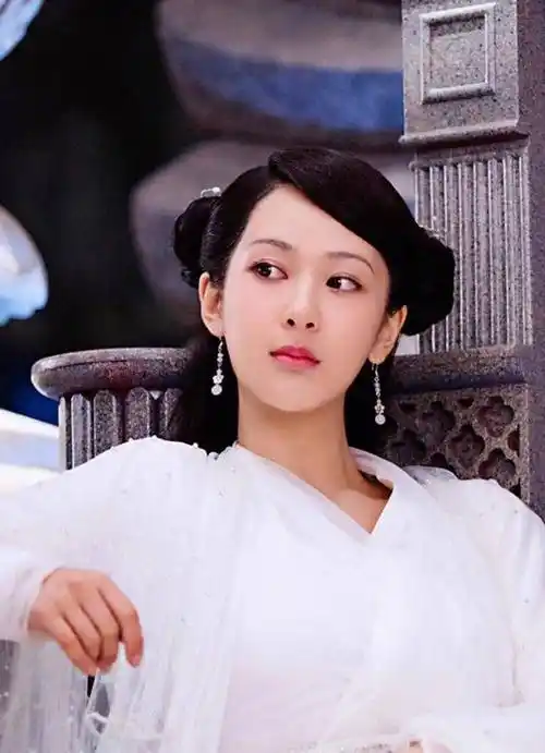 莫小棋预言杨紫2023年恋情?31岁杨紫男友清秀有才华,成熟暖男!