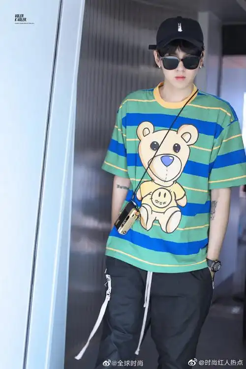 夏季穿搭灵感吴亦凡深谙叠穿之道,利用. 来自时尚红人热点 - 微博