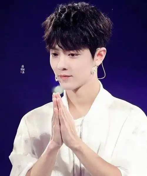 战1005生日快乐》话题阅读惊人,高达71亿,参与的粉丝有心了_支持_头像