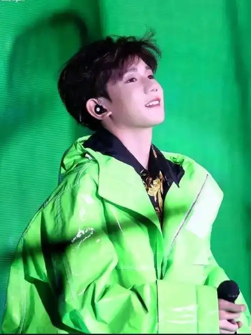 王源▏双眼湿漉漉的小狗