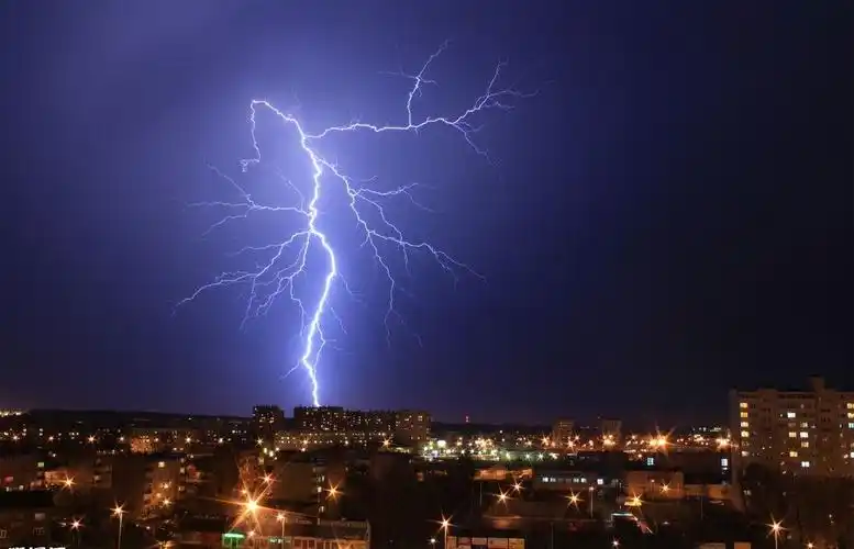 为什么先看到闪电后听到雷声?