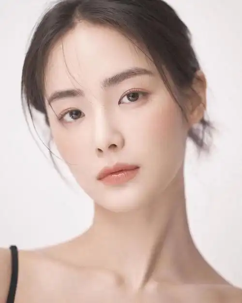 羡慕女明星的水润嘟嘟唇唇部护理不能忽视