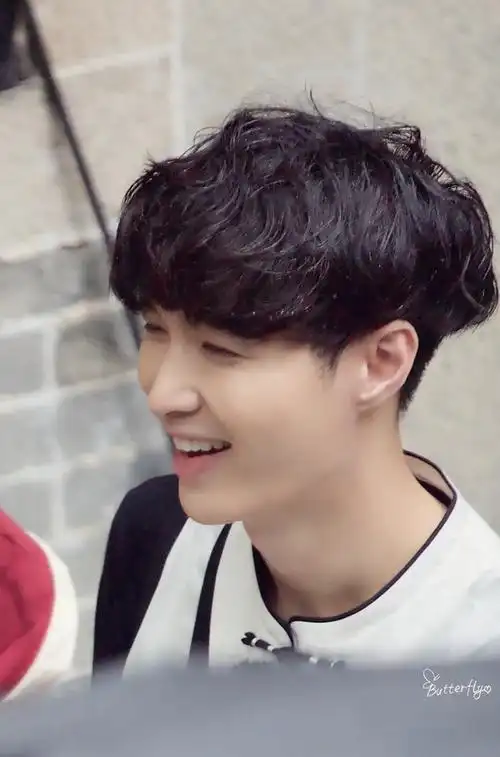 回应: 豆瓣图楼|张艺兴笑起来也太治愈了吧!