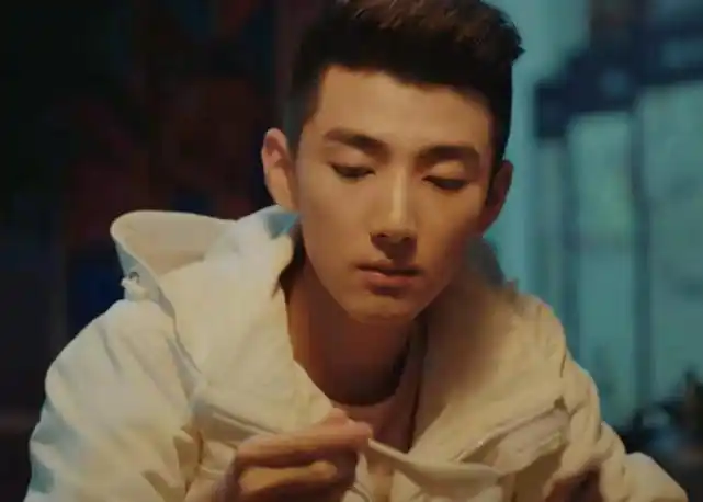 终极笔记解雨臣暴露演员不易他嘴边的变化你发现了吗