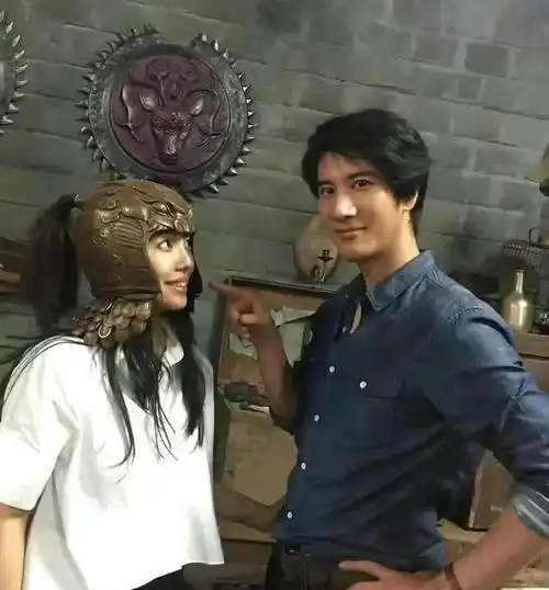 难怪王力宏能翻身,看他背后的女人,就明白李靓蕾为何会接连惨败