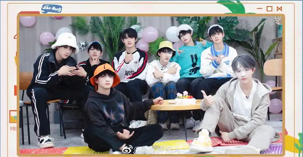 tf家族三代近期大合照新年快乐朱志鑫苏新皓张极左航