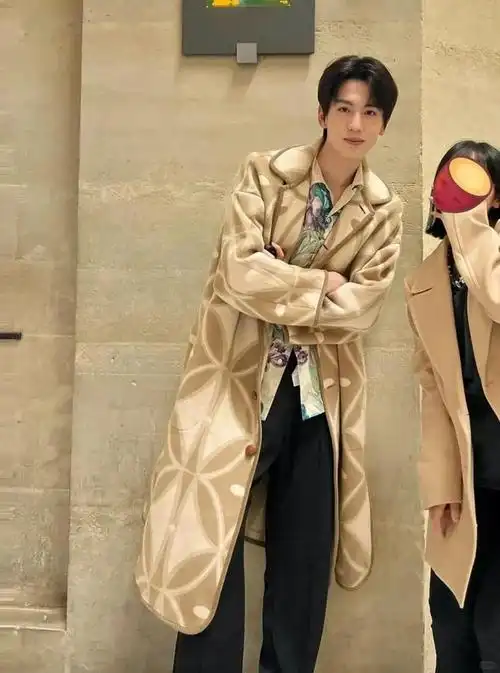 身高不满18米能不能把风衣穿好看看看陈坤和刘昊然