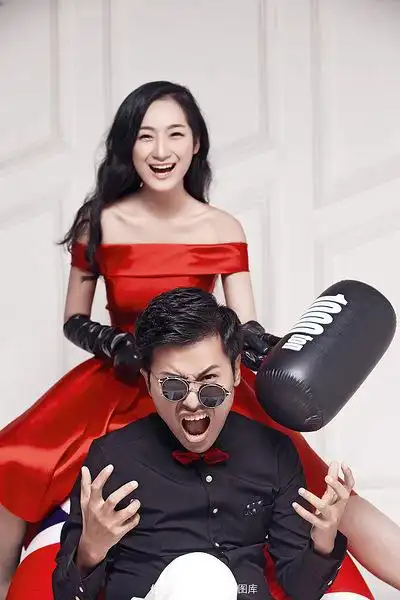 时尚搞怪婚纱照_中式风格婚纱照图片__19楼婚纱照美图