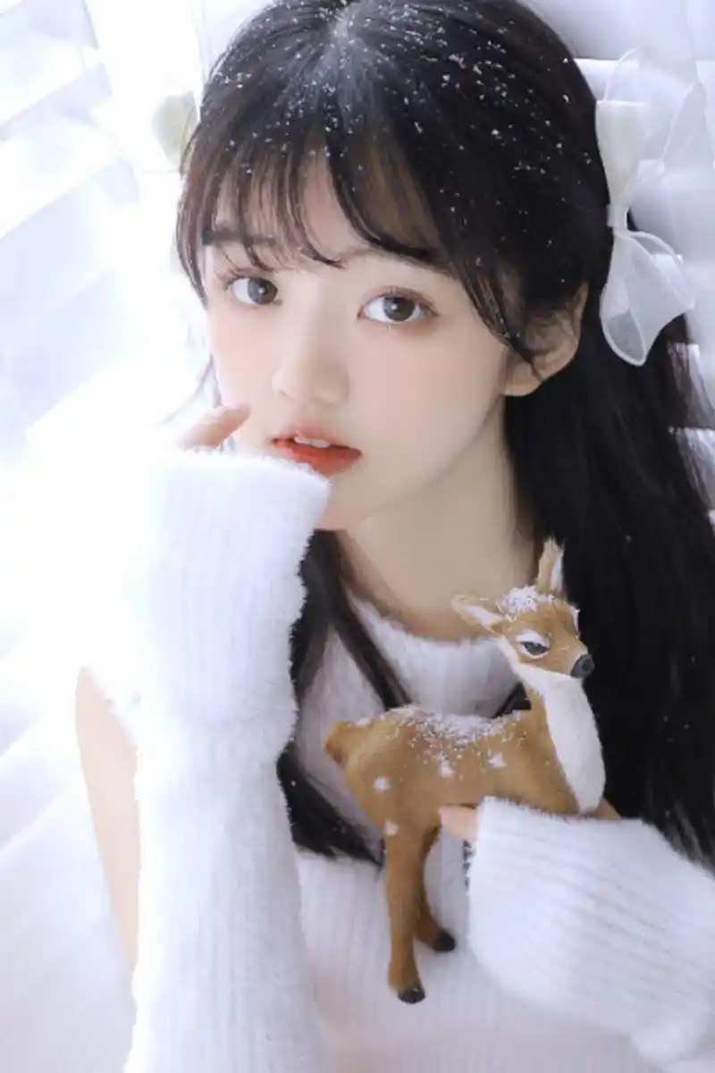 美女# 眼神清澈明亮的甜美女孩