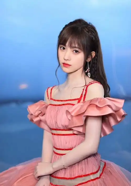 鞠婧祎:普通长相女明星的美容之路,哪些审美思路值得我们学习?