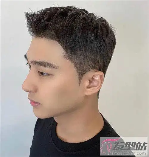 短寸飞机头正流行酷帅清爽不挑人
