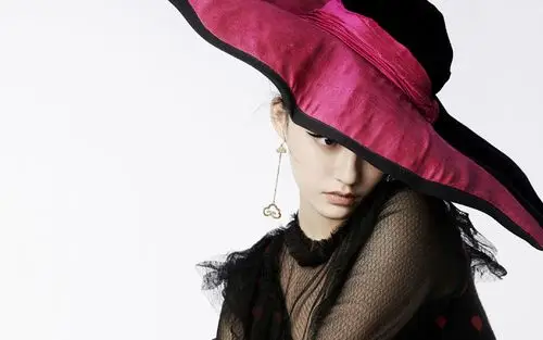 林允性感优雅写真图片桌面壁纸