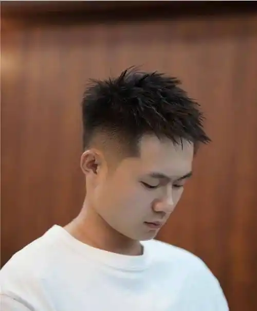 天热了,男士发型怎么剪?最火还是两侧铲短_造型_头发_刺头