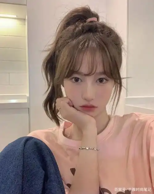 当然啦,这一part怎么能少了半高马尾呢,都给我扎起来!