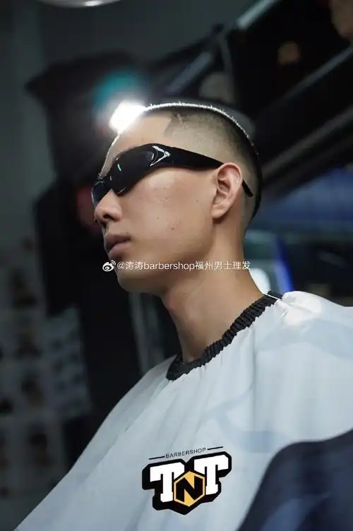 痞帅美式圆寸##火焰雕刻##美式渐变##男士发型##时尚态度##barber