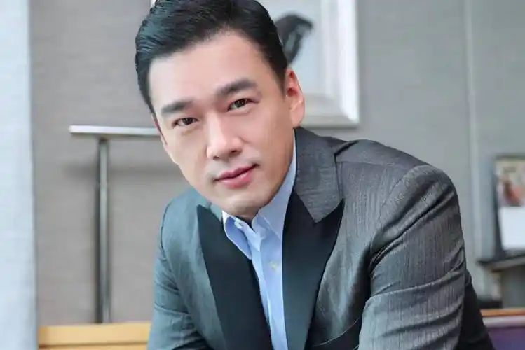 农村出生却成为"总裁专业户",最有钱的角色永远是下一个_王耀庆_气质