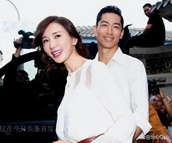 林志玲退出娱乐圈后首现身,日本丈夫表现冷漠