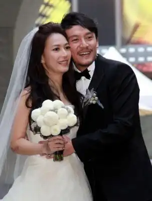 歌手张震的个人资料 非诚勿扰张震个人资料 - 歌词译